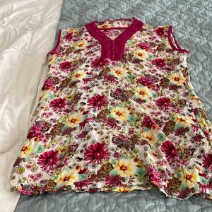 Beautiful hot pink blouse believed to be size medium